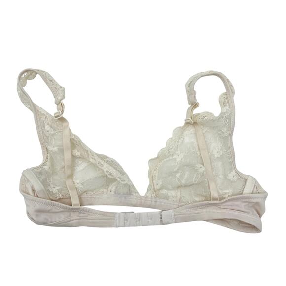 Initimissimi white lace triangle bralette - Picture 3 of 5